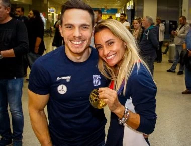 Πώς η Μιλλούση είπε στον Πετρούνια ότι είναι έγκυος - Τα «έχασε» ο Έλληνας πρωταθλητής (βίντεο)